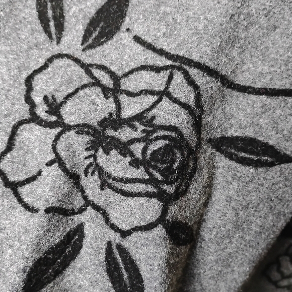 NWT Vintage Madison Ridge Wool Blend Cape | Gray Black Velvet Floral Evening - Picture 5 of 9